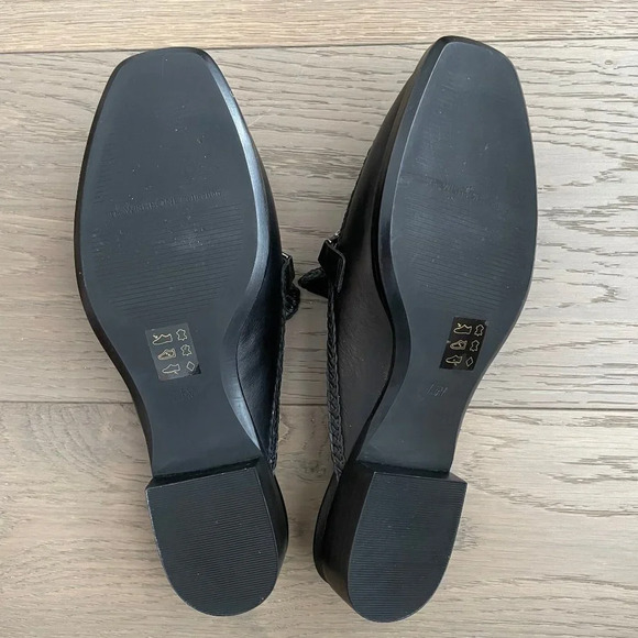 The Wishbone Collection Slip On Leather Shoes Metal Hardware Black Sz 7.5 NWOT - Picture 8 of 12